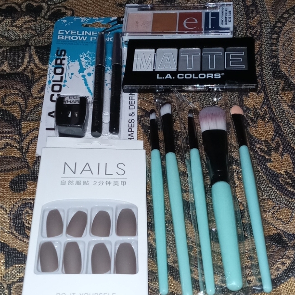 New make-up and nails eyeshadow 5 brushes